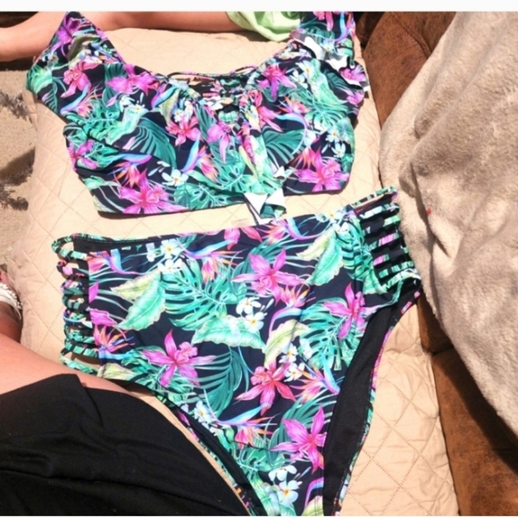 Like new!! Fashion to figure tropical bikini 3x - Picture 4 of 7